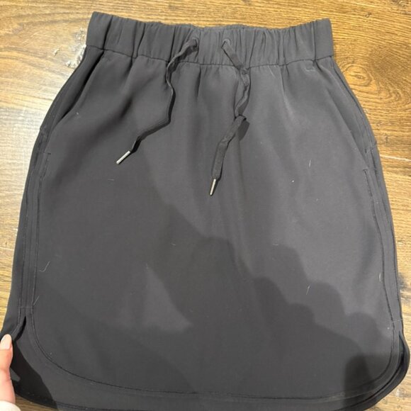 Lululemon on the fly Skirt - Picture 2 of 5